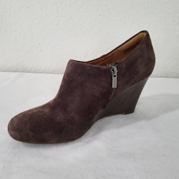 Clarks Artisan Brown Suede Wedge Ankle Booties SZ 9.5 - Picture 7 of 10